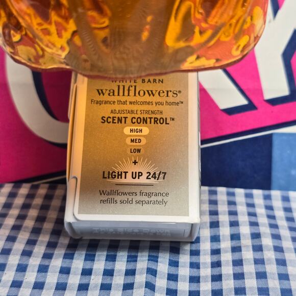 BBW Orange Pumpkin Light Up 24/7 Scent Control Wallflower Fragrance Plug In - Picture 2 of 3